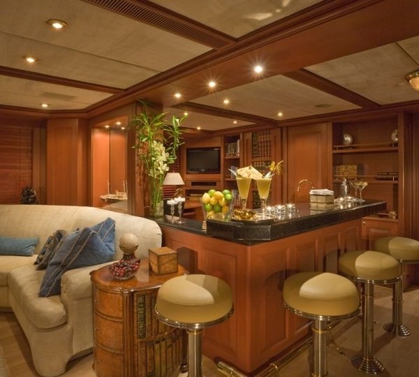 Sky-lounge Fore On Board Yacht ATLANTICA