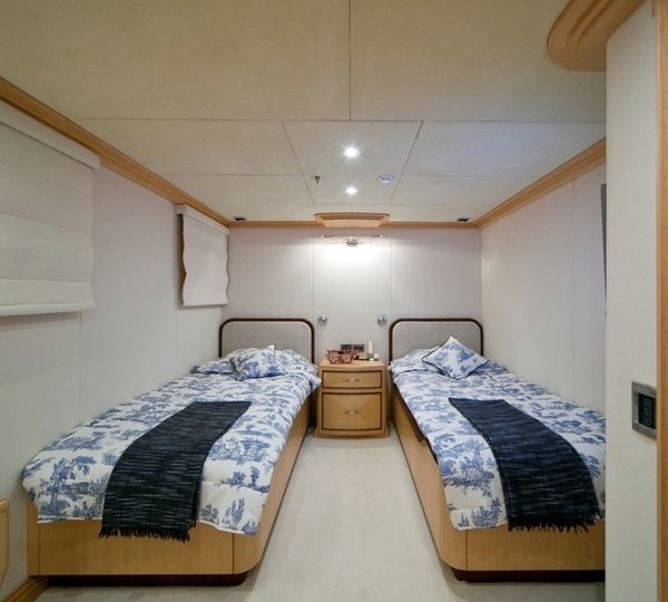 Twin Bed Cabin Aboard Yacht GOLDEN HORN