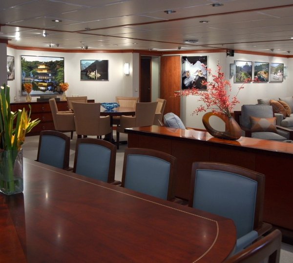 Eating/dining On Yacht SILVER CLOUD