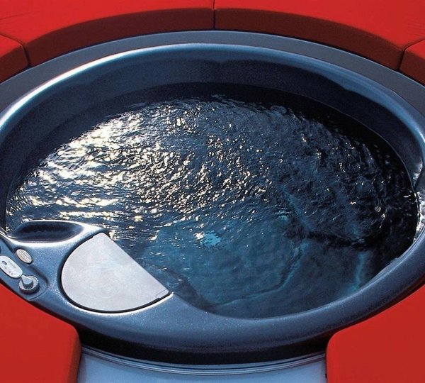 Jacuzzi Pool On Yacht DRAGON