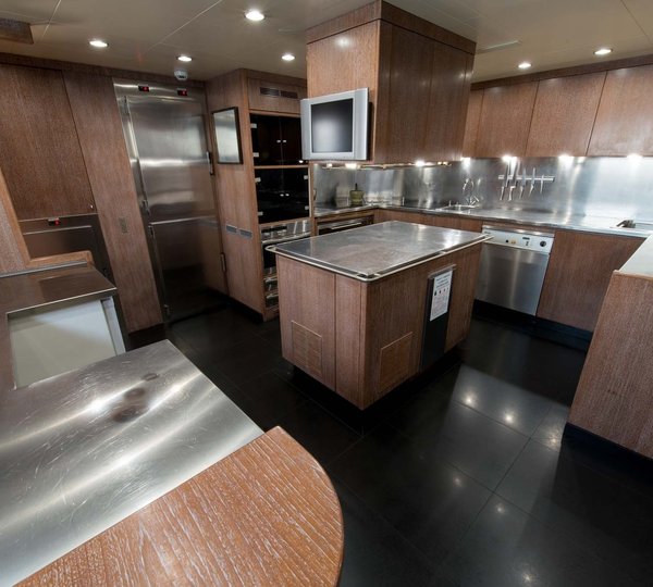 The 42m Yacht ELEMENT