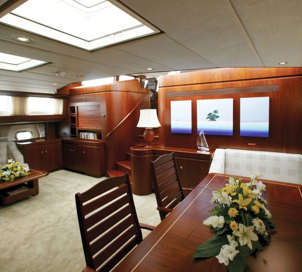 Premier Saloon Eating/dining On Yacht INFATUATION