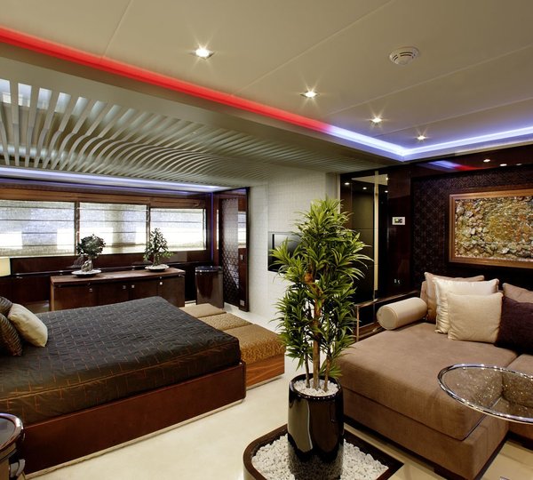 The 42m Yacht MY TOY