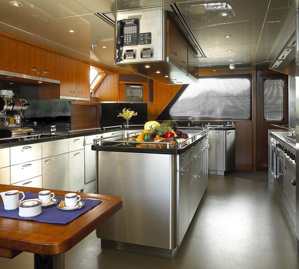 The 43m Yacht ANGIAMO