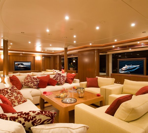 Sitting: Yacht BLUE VISION's Premier Saloon Photograph