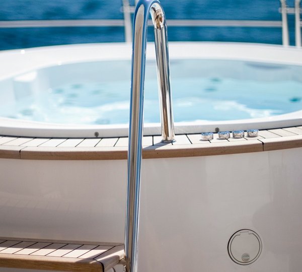 Jacuzzi Pool: Yacht BLUE VISION's Close Up Captured