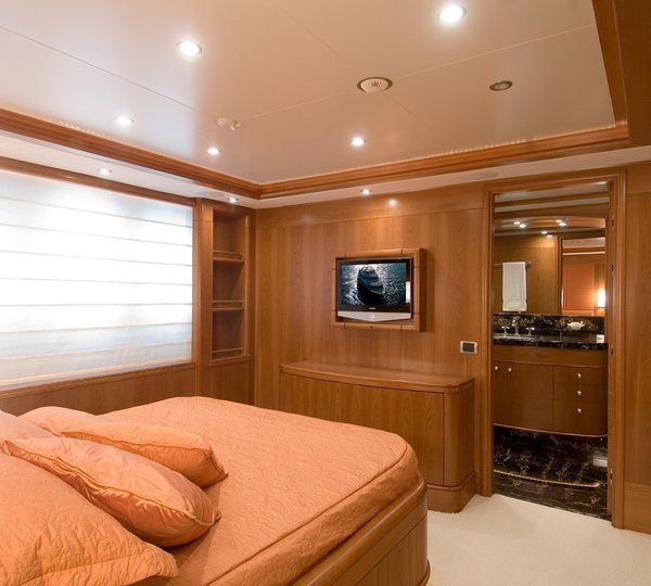 Screening: Yacht BLUE VISION's Orange Cabin Image