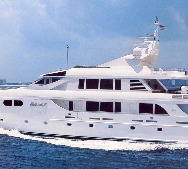 Profile Aspect: Yacht M3's Cruising Captured