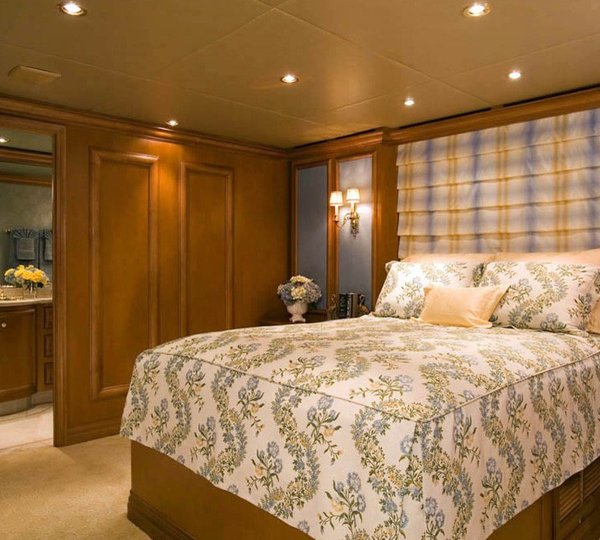 Queen Sized Cabin On Board Yacht M3
