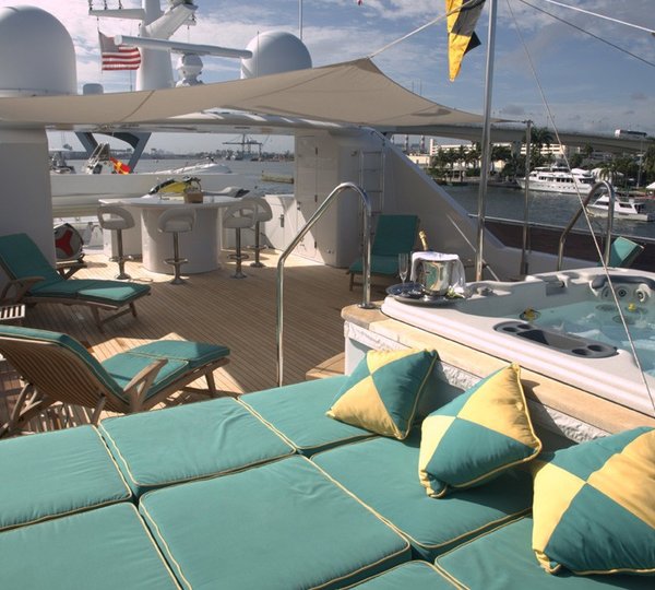 Jacuzzi Pool On Yacht RELENTLESS