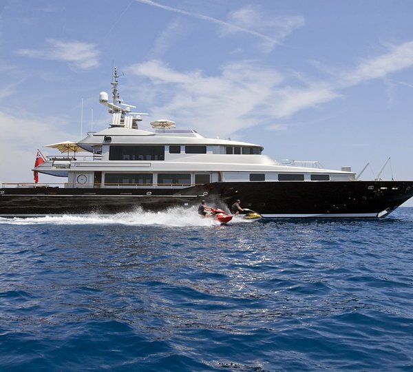 Cruising Aboard Yacht SILVER DREAM