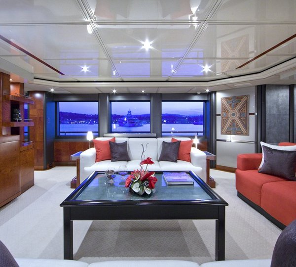 Premier Saloon Aboard Yacht SILVER DREAM