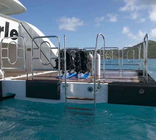 Beach Beachclub Aboard Yacht HARLE