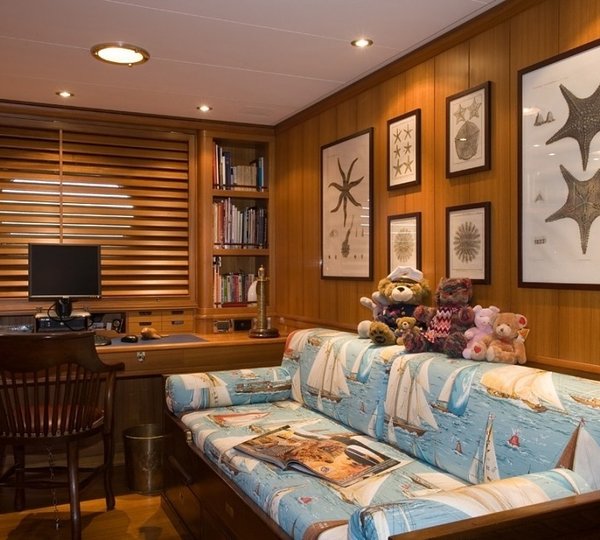 Study Aboard Yacht HERITAGE
