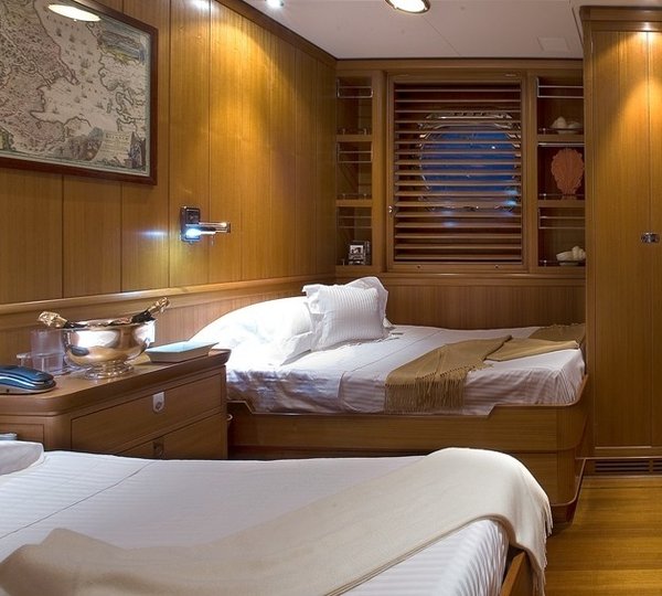 Twin Bed Cabin Aboard Yacht HERITAGE