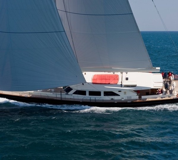 Profile Aspect Aboard Yacht HERITAGE