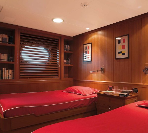 Twin Bed Cabin Aboard Yacht HERITAGE
