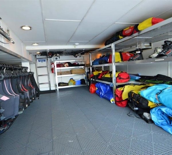 The 45m Yacht PARTY GIRL