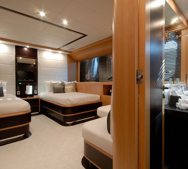 Twin Bed Cabin On Board Yacht PURE ONE