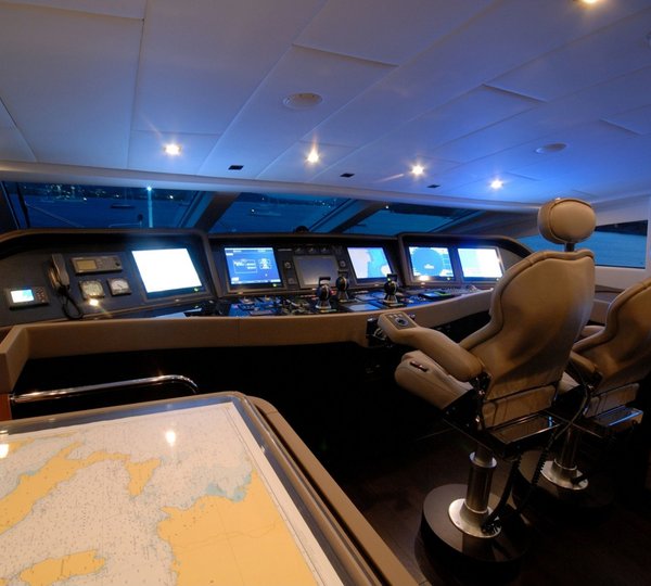 Bridgedeck On Yacht PURE ONE