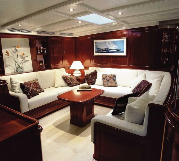 Sitting: Yacht WINDROSE OF AMSTERDAM's Saloon Photograph