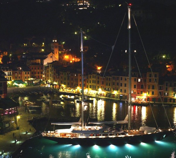 Below The Surface Lighting On Yacht ANDROMEDA LA DEA