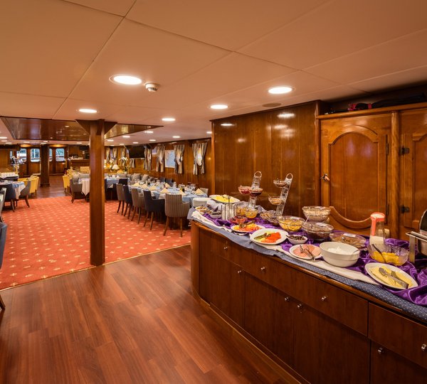 The 47m Yacht GALILEO