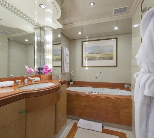 VIP Bath Aboard Yacht KANALOA