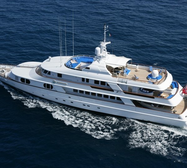 Cruising On Board Yacht KANALOA