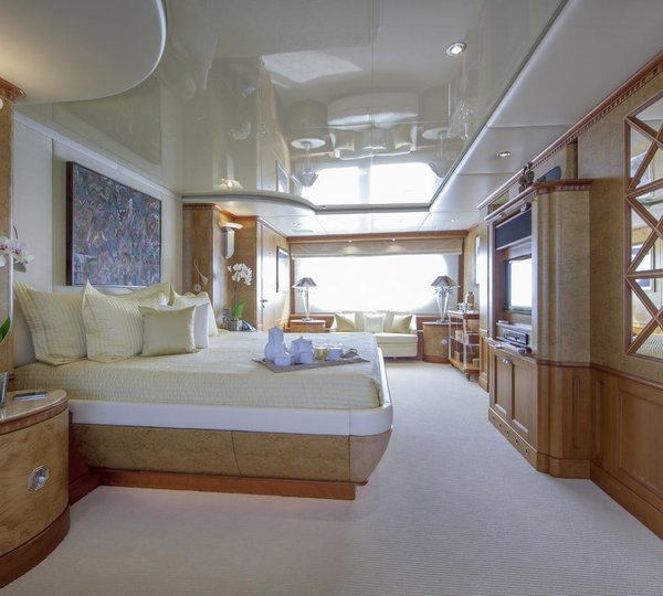 Main Master Cabin On Board Yacht KANALOA