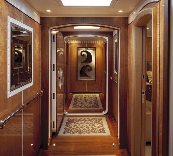 Hall On Board Yacht MITSEAAH