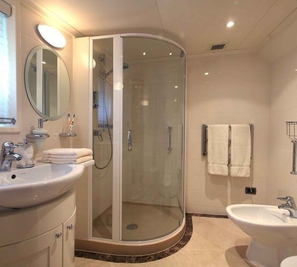 VIP Bath On Yacht ASTERIA