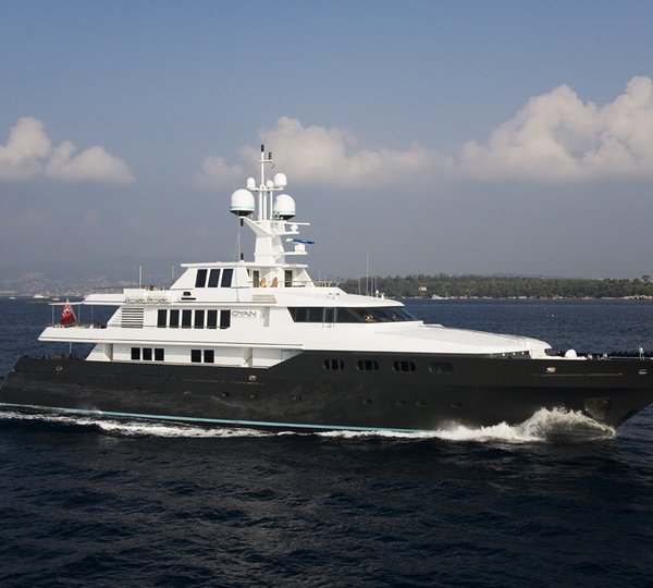 Profile On Board Yacht CYAN