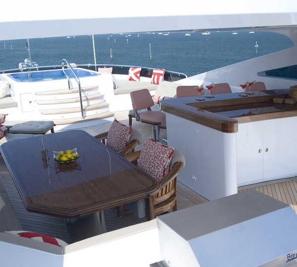 External Eating/dining With Drinks Bar On Board Yacht LOHENGRIN
