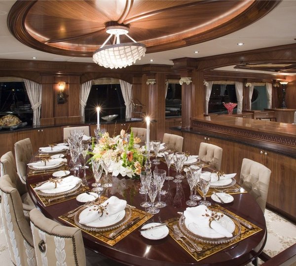 Eating/dining Saloon Aboard Yacht LOHENGRIN