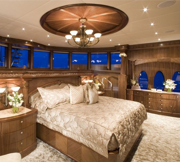 Main Master Cabin On Yacht LOHENGRIN