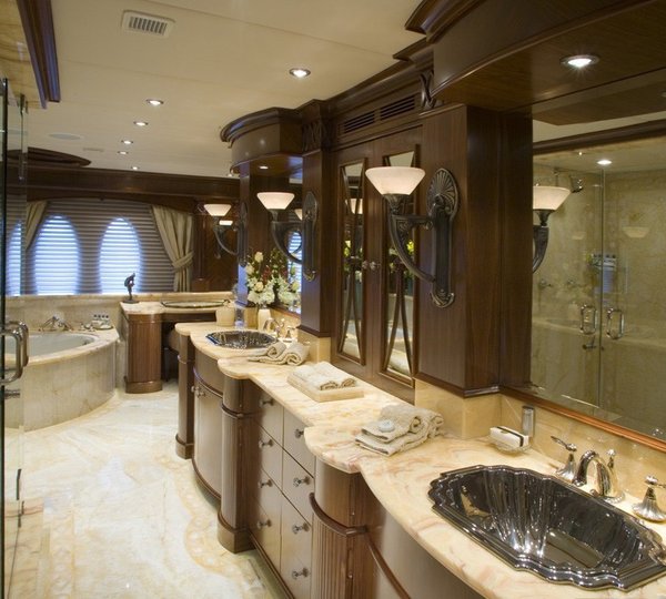 Main Master Bath On Board Yacht LOHENGRIN