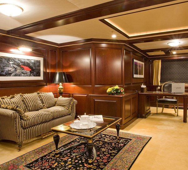 The 49m Yacht TELEOST