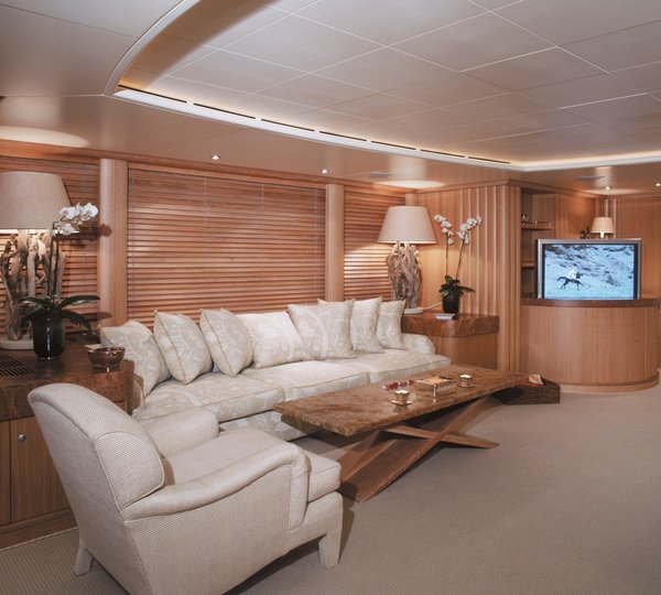 Screening: Yacht ALEXANDRA's Saloon Captured