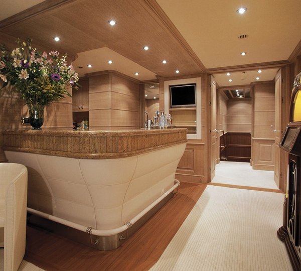 Sky-lounge Drinks Bar On Yacht JO