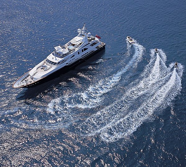 Ship's Tenders: Yacht JO's Cruising Captured