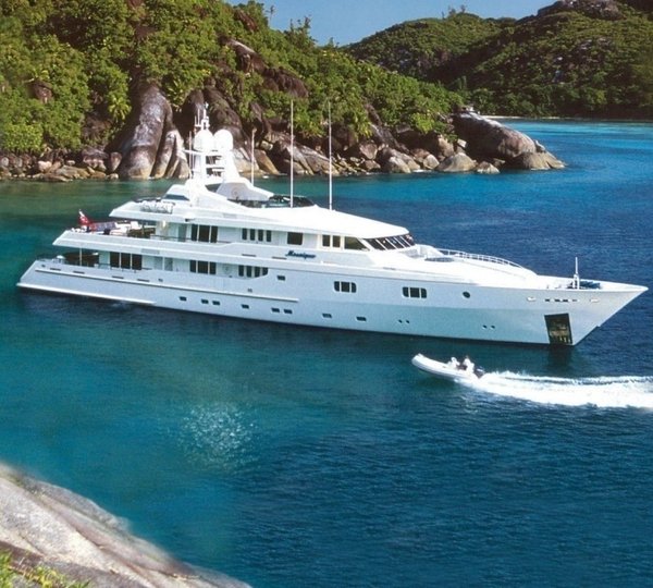 Overview On Yacht MOSAIQUE