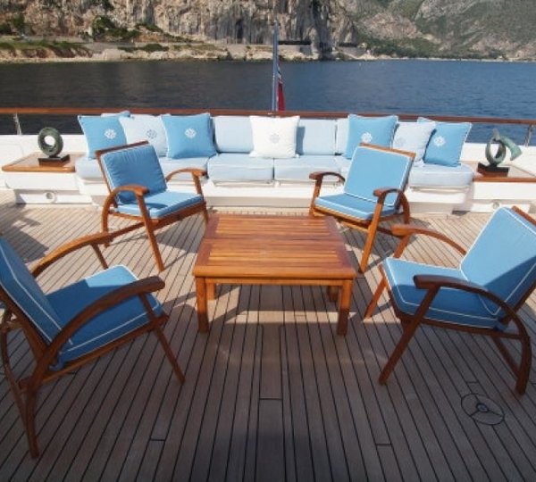 Seats: Yacht MOSAIQUE's Bridgedeck Deck Photograph