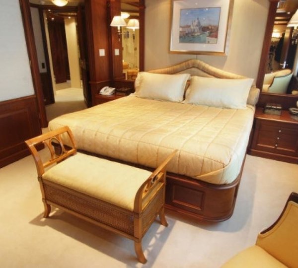 Berth: Yacht MOSAIQUE's Main Master Cabin Photograph