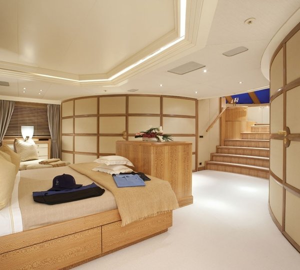 The 51m Yacht LAZY Z