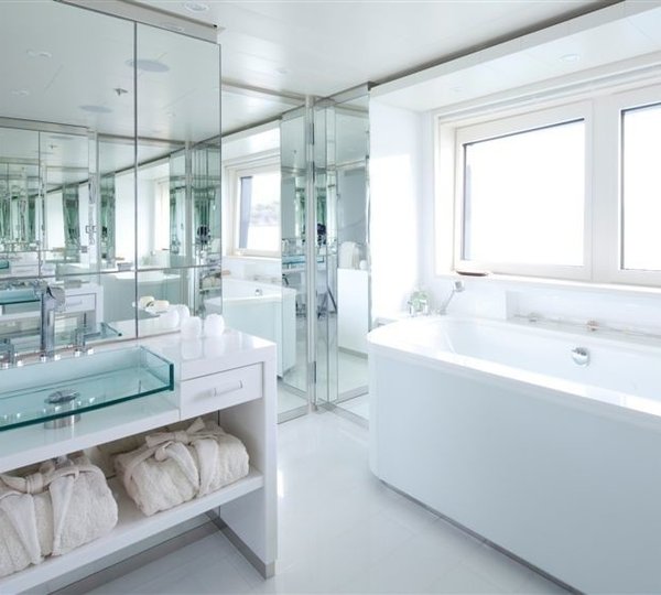 Main Master Bath Aboard Yacht LA MIRAGE