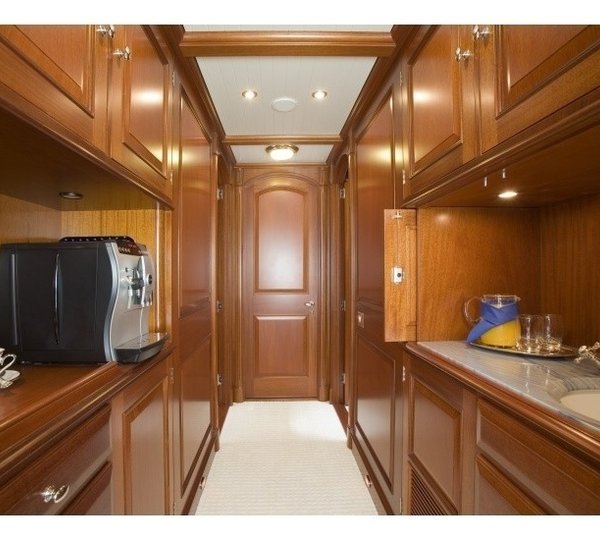 Drinks Bar Zone On Yacht METEOR