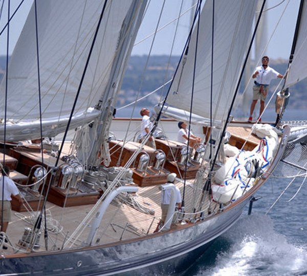 Deck: Yacht METEOR's Cruising Image