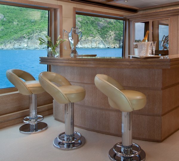 Sky Lounging Drinks Bar On Yacht SUNRISE