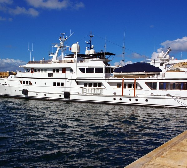 Stationary On Yacht SANSSOUCI STAR